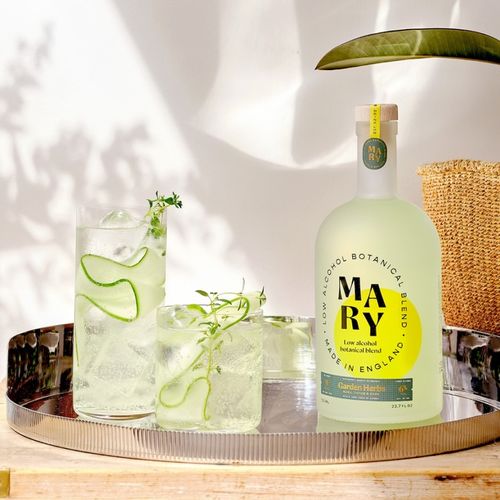 MARY草本無酒精即飲飲料 自然純凈的品牌標志與包裝設計